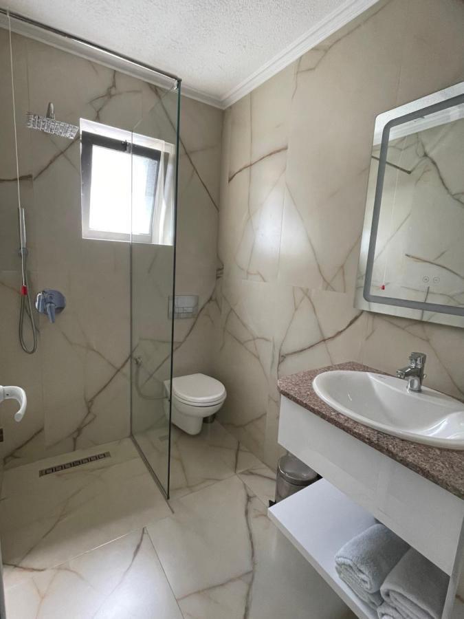 Hotel Ms Sarandë Eksteriør billede